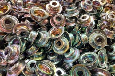 Zincagem amarela: proteção anticorrosiva com alta performance industrial