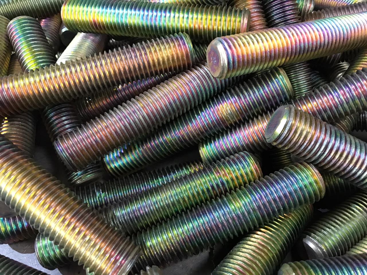 Entenda a diferença entre zinco-níquel e zinco tradicional na proteção automotiva