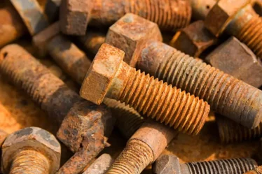 Como prevenir ferrugem em estoques de aço 
